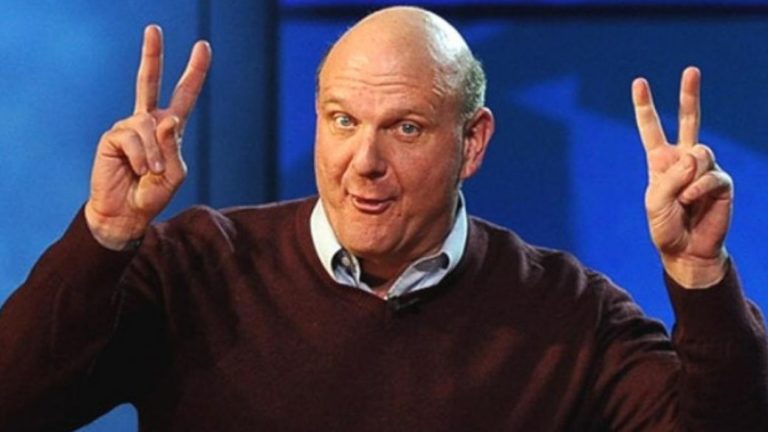 Steve Ballmer, former CEO of Microsoft, gives a PS5 to the entire Los Clippers staff
