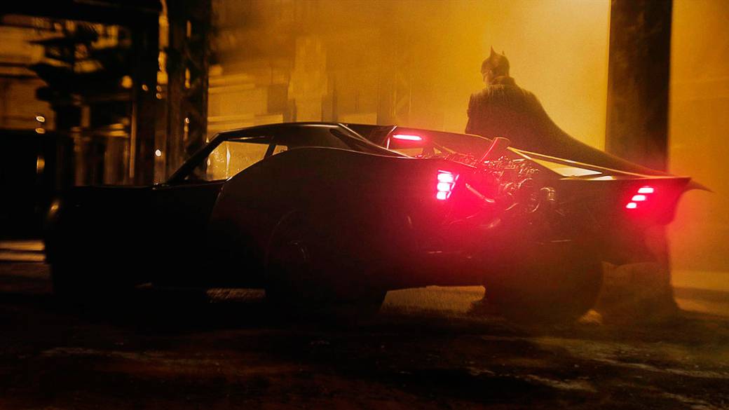 The Batman: first official images of the Batmobile with Batman