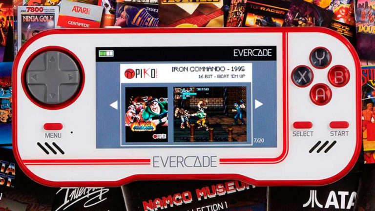 Evercade, the new retro portable console with cartridges, already has a date in Spain