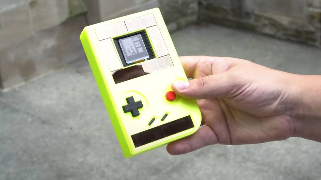 They create a Game Boy that works without batteries: it charges with solar energy