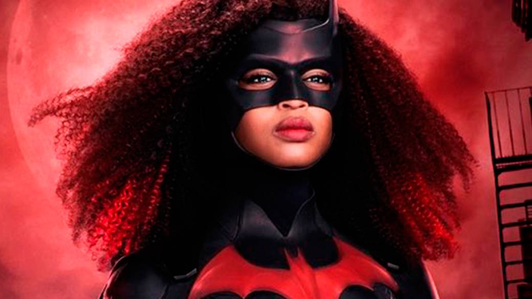 First images of Javicia Leslie's new Batwoman with her new bat-suit