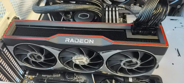 Radeon RX 6800 XT, Review of AMD's First GPU with Ray Tracing