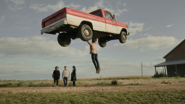 Superman & Lois shines in their final trailer: the Man of Steel dazzles on television