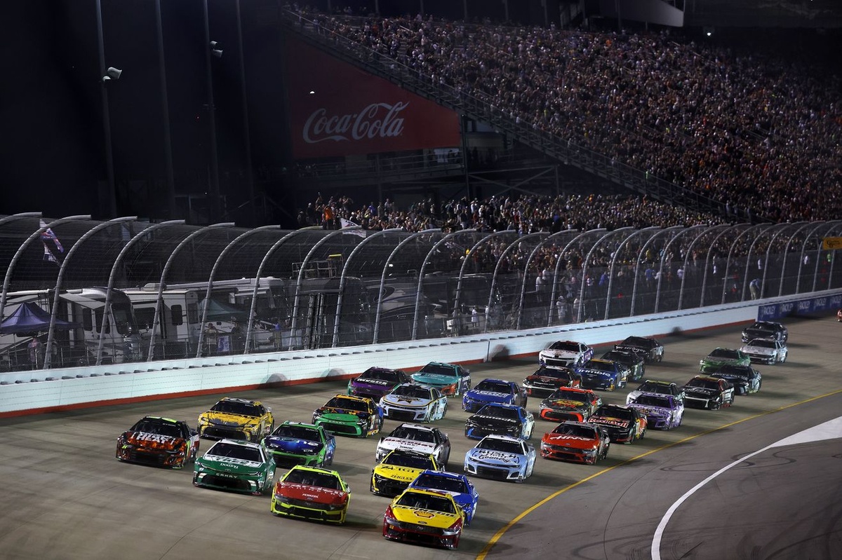 Nashville NASCAR Weekend: Live TV, Schedule, Start Times & Weather Guide