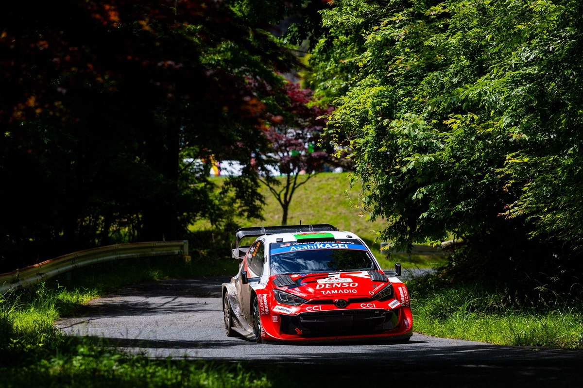 WRC Rally Japan: Elfyn Evans Uses Road Position to Preserve His Lead