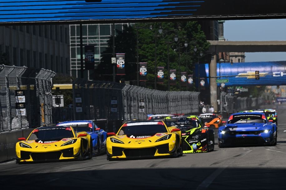 Corvette narrowly escapes loss to clinch Detroit IMSA victory in dramatic final laps