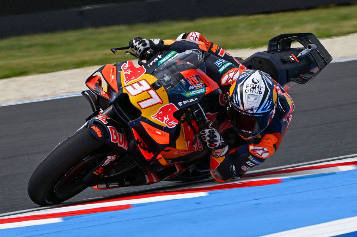 Pedro Acosta Dominates Friday Practice at MotoGP Hungarian Grand Prix, Wins by 0.4s