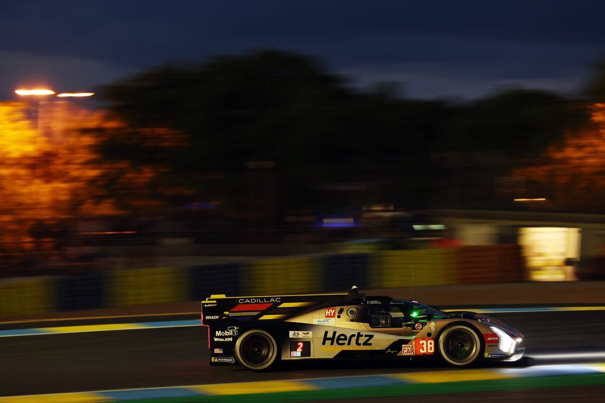 Le Mans 24h: Cadillac snatches pole away from BMW by 0.005s