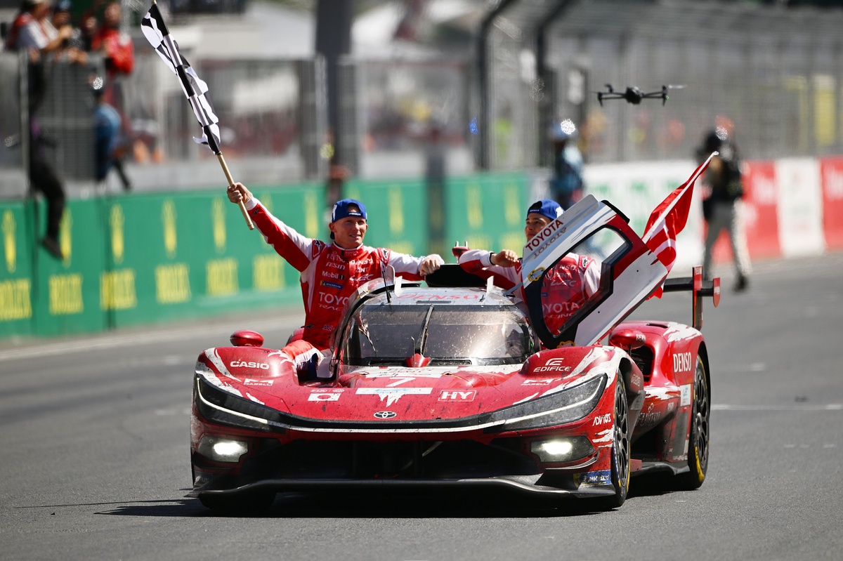 Toyota #7 Survives Technical Scare to Win Le Mans.