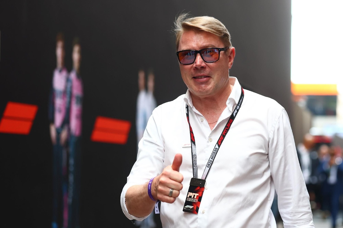 McLaren Unveils Bronze Statue of Mika Häkkinen for the 1000th Grand Prix Milestone