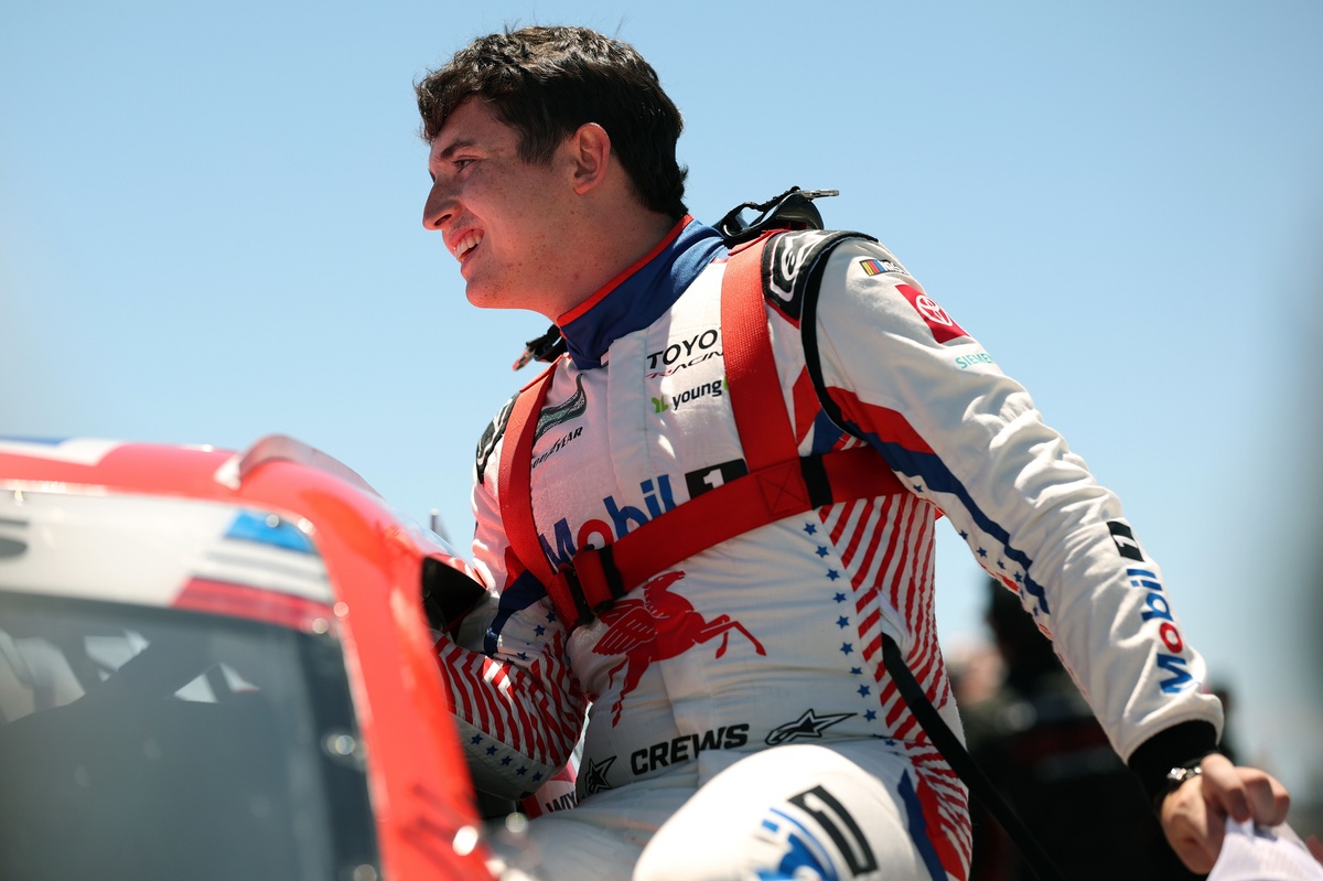 Christopher Bell Leaves Car Mid‑Race, Brent Crews Steps in at San Diego🏎️
