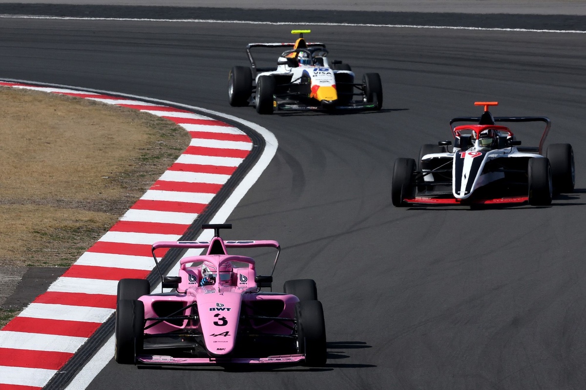 Susie Wolff outlines F1 Academy mission as female talent pool grows