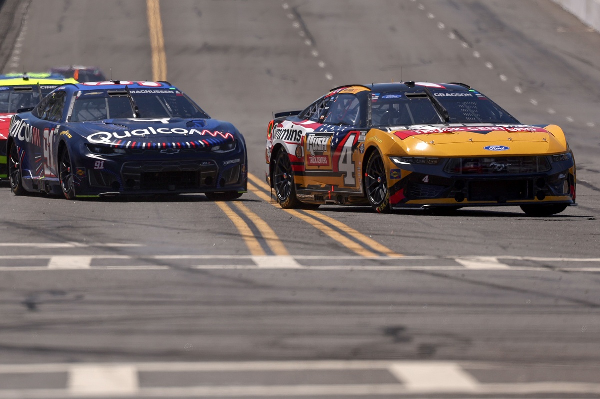 NASCAR Feud: Kevin Magnussen vs. Noah Gragson – Lap‑by‑Lap Breakdown