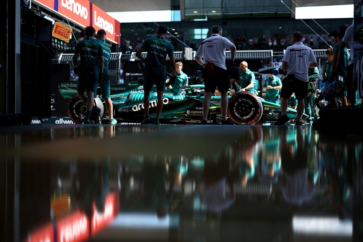 Adrian Newey slams Aston Martin’s 2026 F1 chassis, calling it “not fit for purpose”