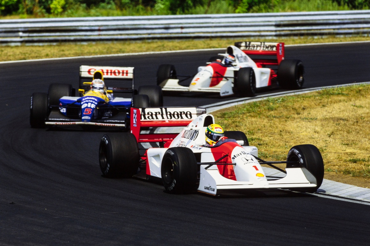 Ayrton Senna’s 1992 Race‑Worn F1 Helmet Tops Six‑Figure Estimate at Auction