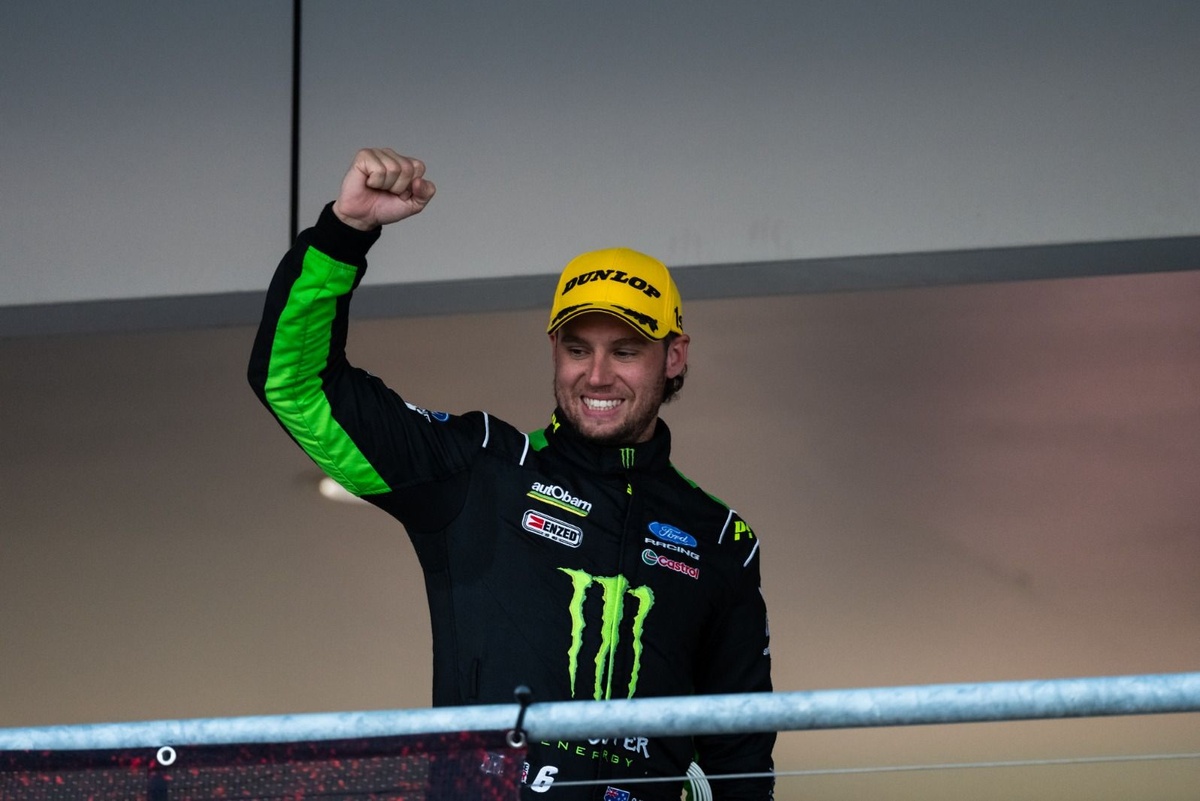 Supercars Townsville: Cam Waters Outscores Brodie Kostecki to Claim Race 1