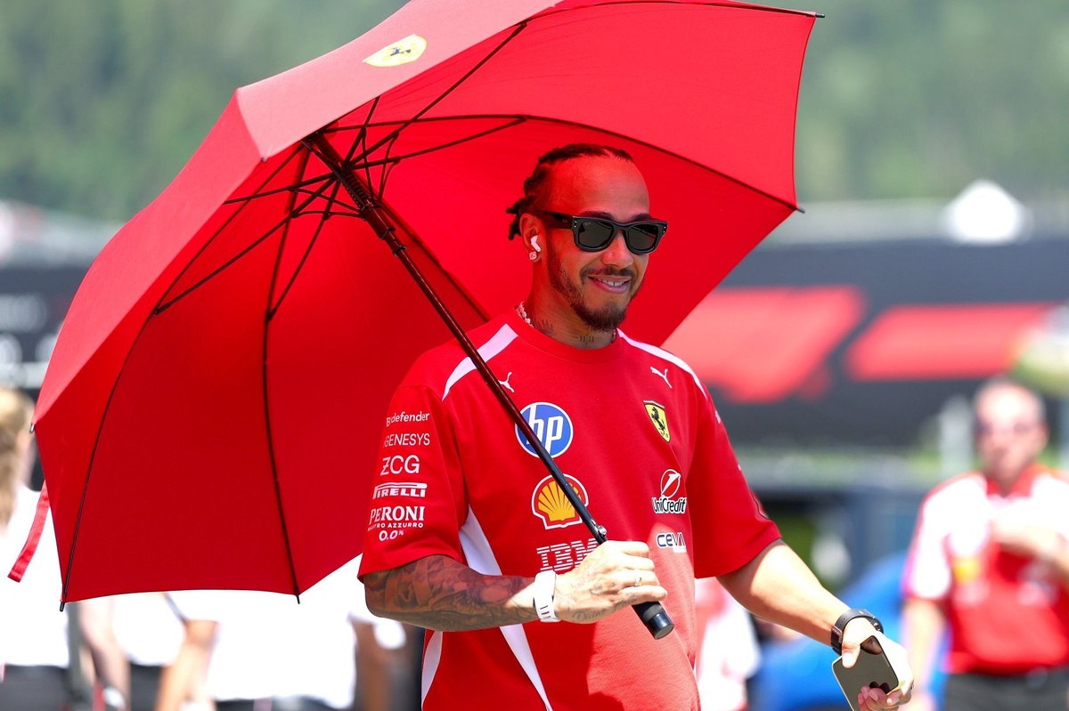 Lewis Hamilton Urges F1 to Reduce Software Dependence, Voices Real Frustration