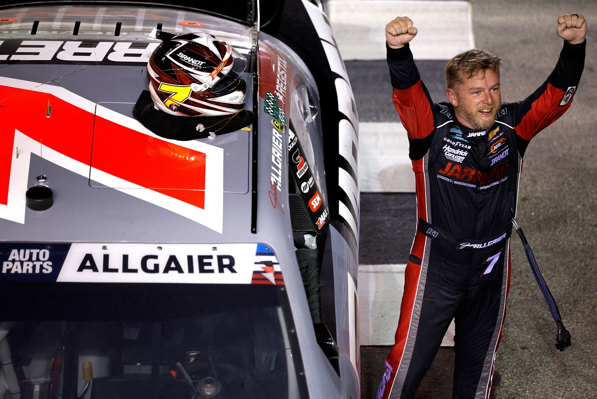 Through double overtime and four red flags, Allgaier wins mad Atlanta O'Reilly race