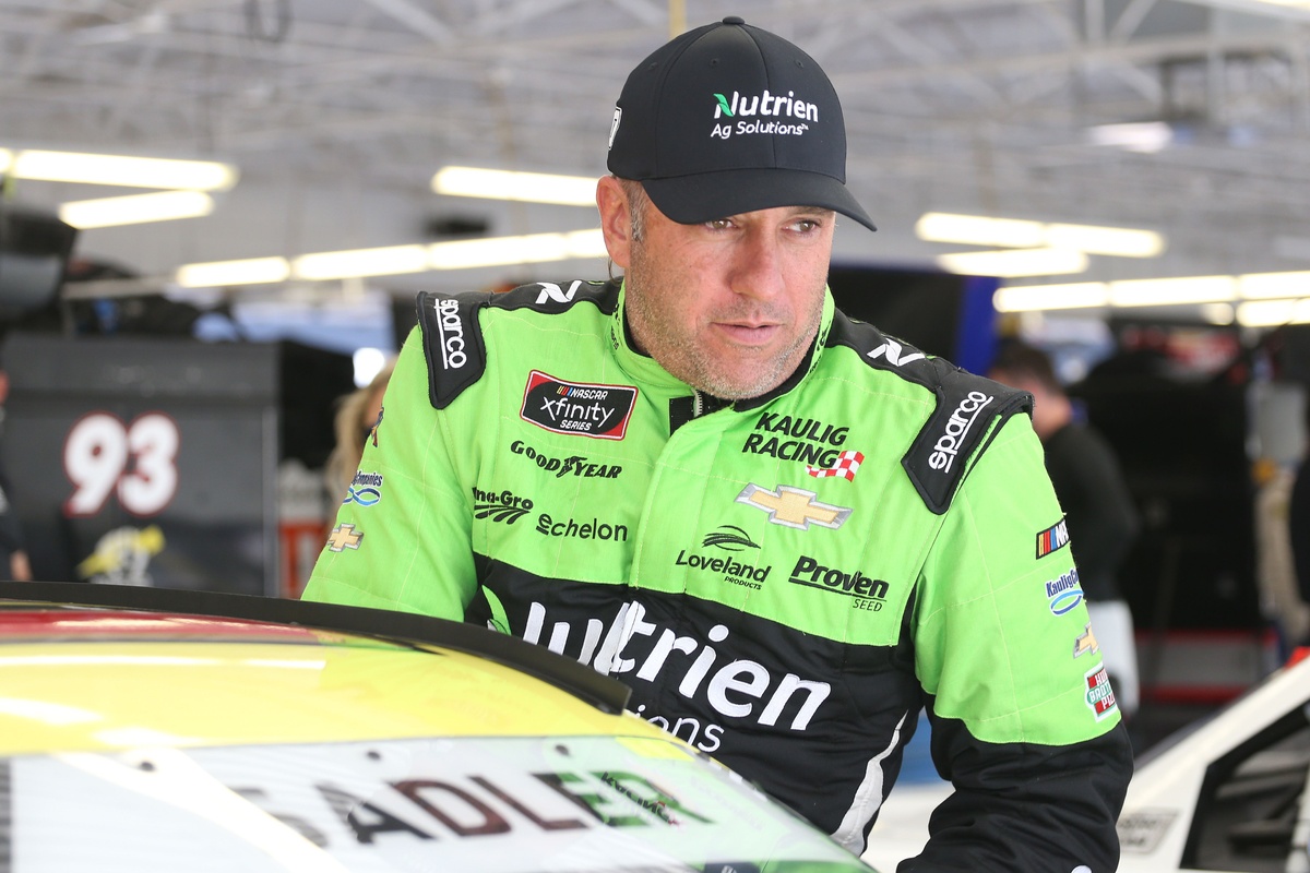 Elliott Sadler Headlines Surprising NASCAR Return at Richmond with Kaulig & Ram