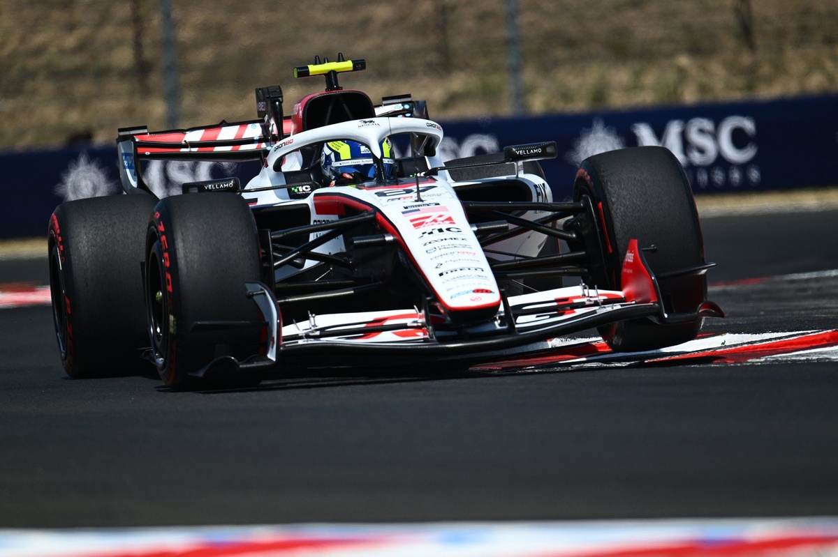 Haas “shouldn’t be fighting with” Aston Martin – Oliver Bearman