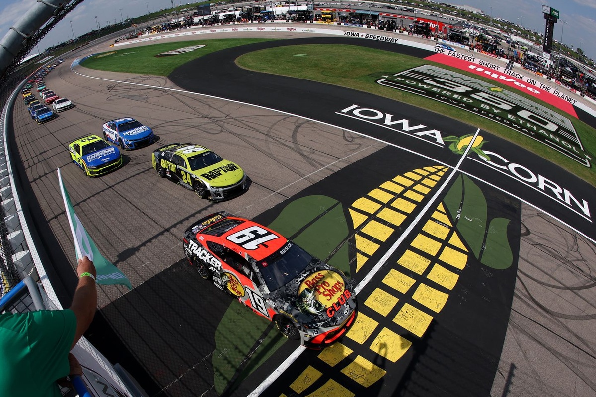 NASCAR at Iowa: Weekend Schedule, Start Times & TV Broadcast Info