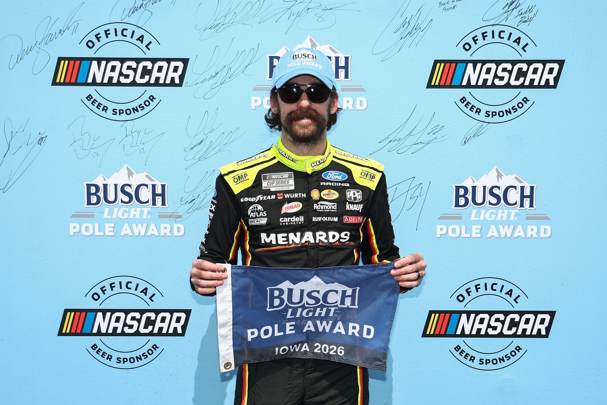 Ryan Blaney Clinches Iowa NASCAR Cup Pole, Outshining Kyle Larson