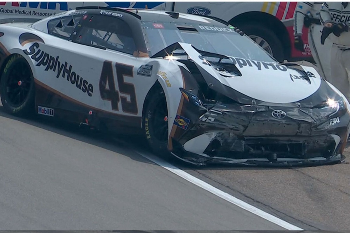 Tyler Reddick Admits Error in Costly Lap‑4 Crash With Erik Jones