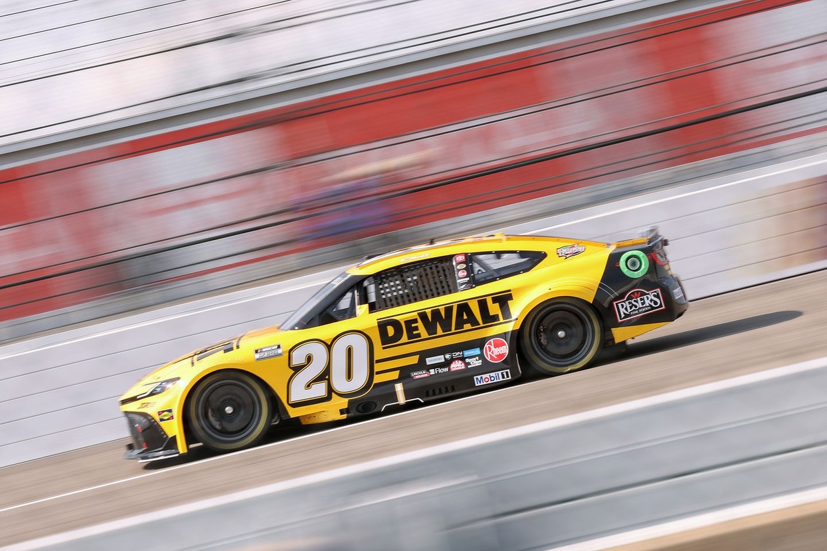 Richmond showdown: Two NASCAR Cup car chiefs booted after inspection fail