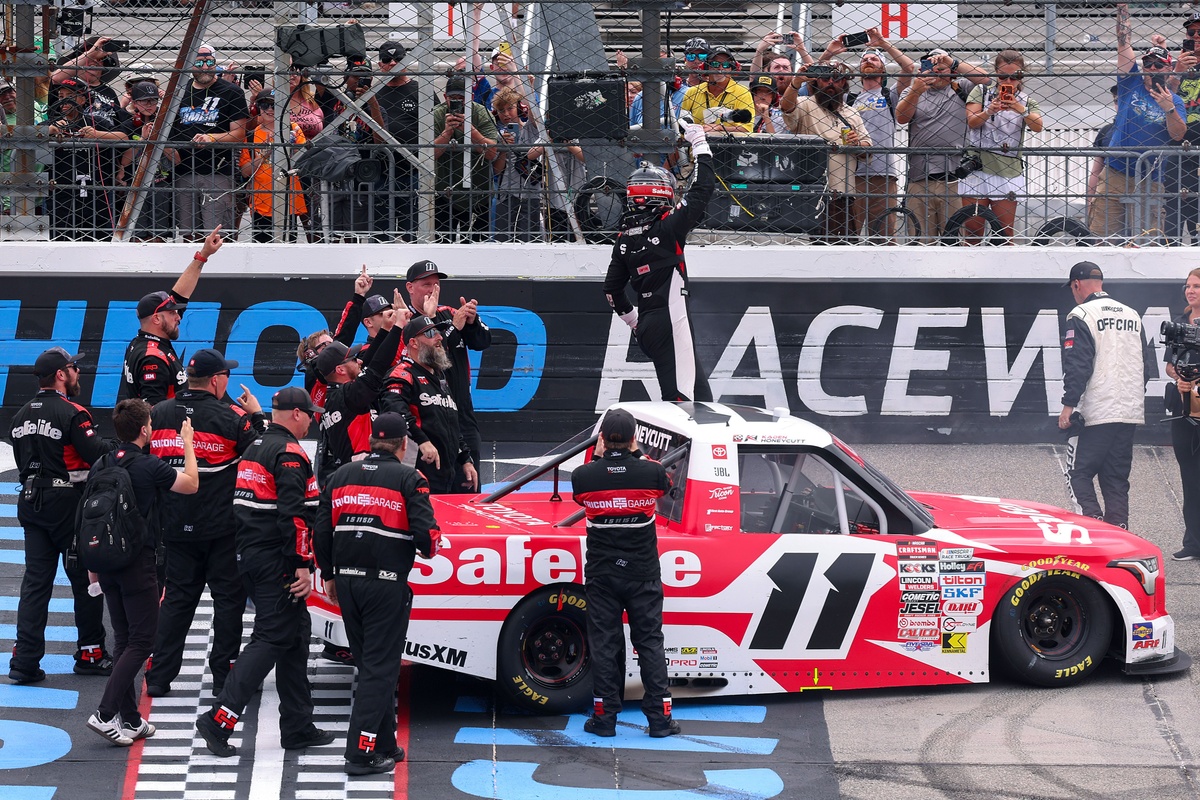 Kaden Honeycutt Dominates, Clinches Victory in NASCAR Truck Series at Richmond