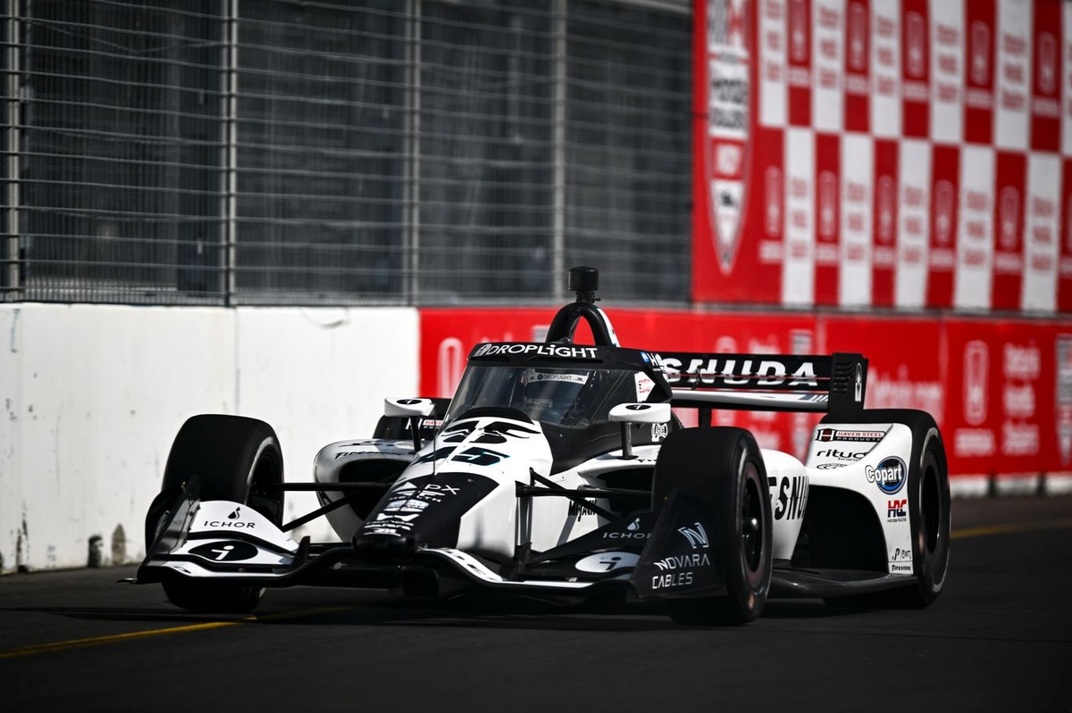 IndyCar Markham: Louis Foster Secures Pole While Alex Palou Crashes in Starting Lineup