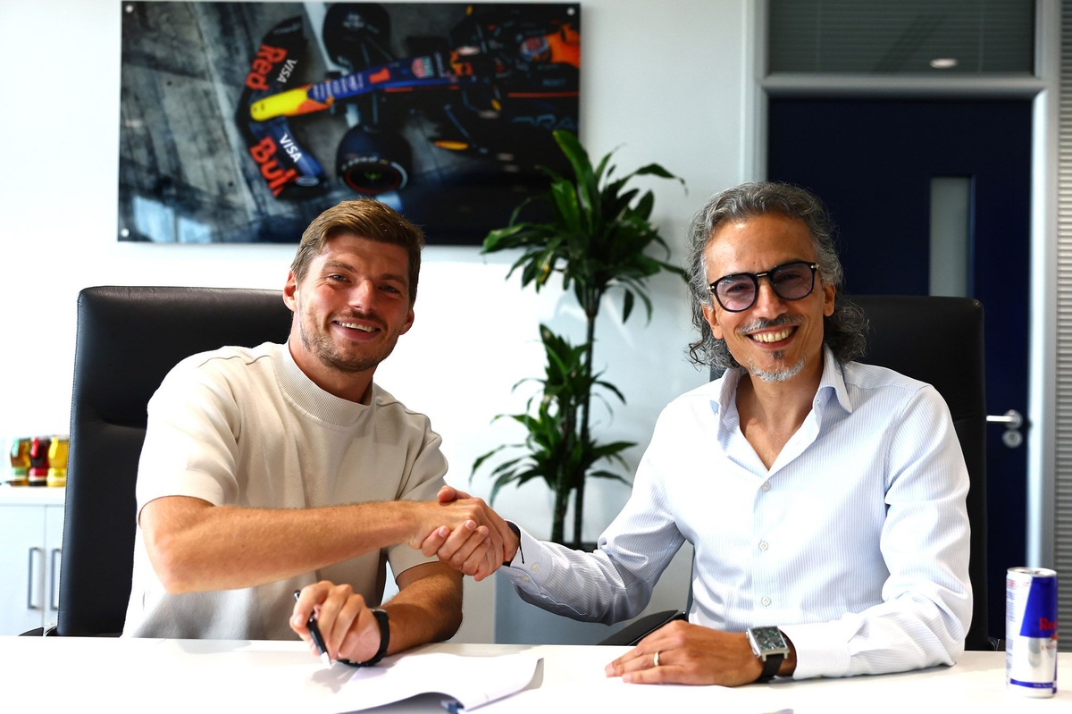 Max Verstappen Extends Contract With Red Bull Through 2030 F1 Season