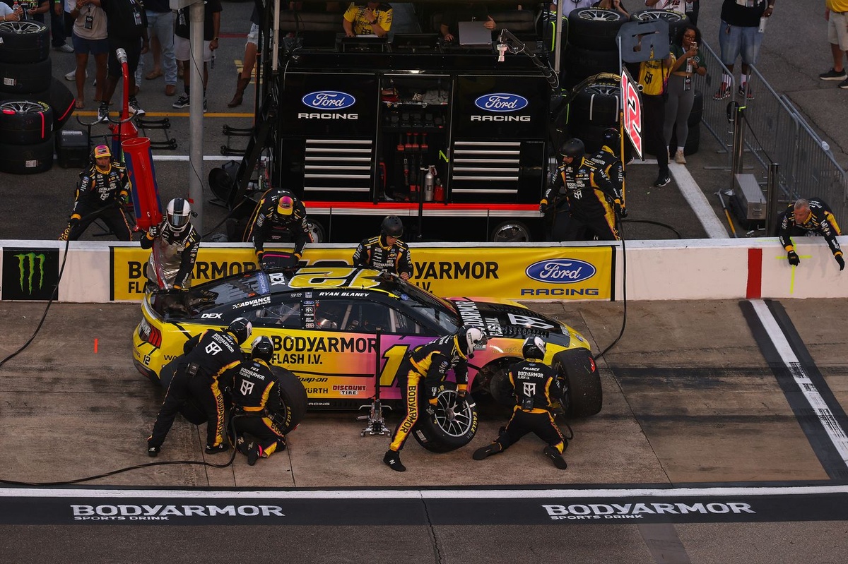 Ryan Blaney's crew chief addresses mistakes on pit road as Chase approaches fast