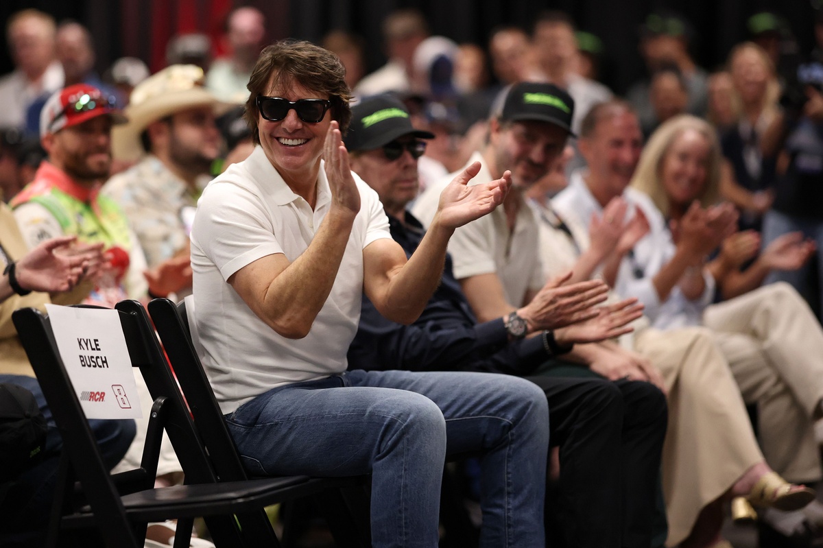 Tom Cruise addresses the NASCAR garage in Daytona driver's meeting about Days of Thunder 2