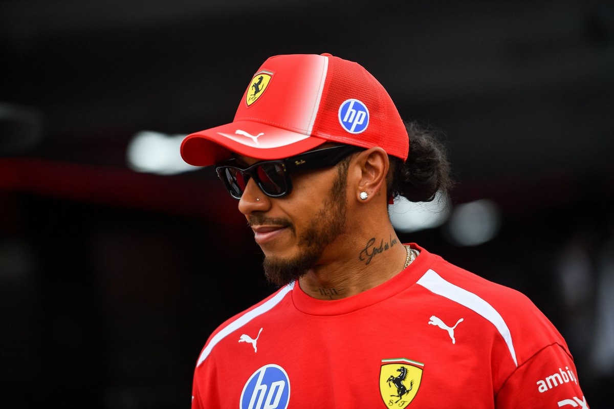 Hamilton Unveils Ferrari F40 Restoration After Selling All His Cars