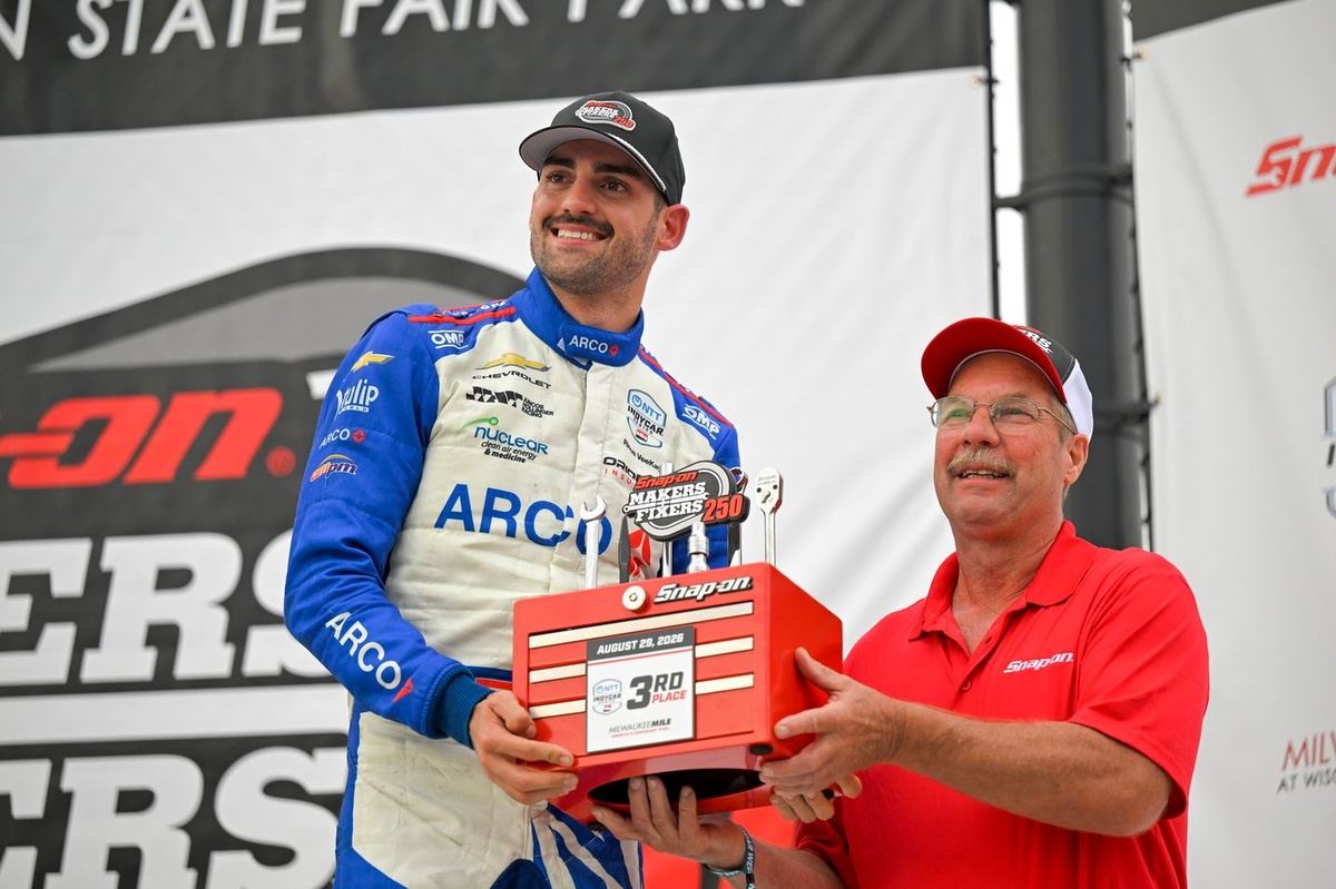 VeeKay climbs from 24th to Milwaukee podium, Juncos Hollinger eyes historic finale