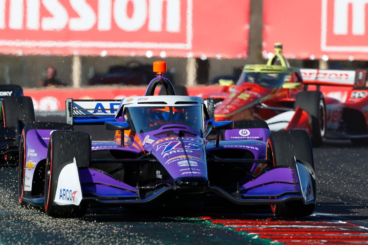 VeeKay & Juncos Hollinger Race Win Historic Top‑10 IndyCar Championship Finish