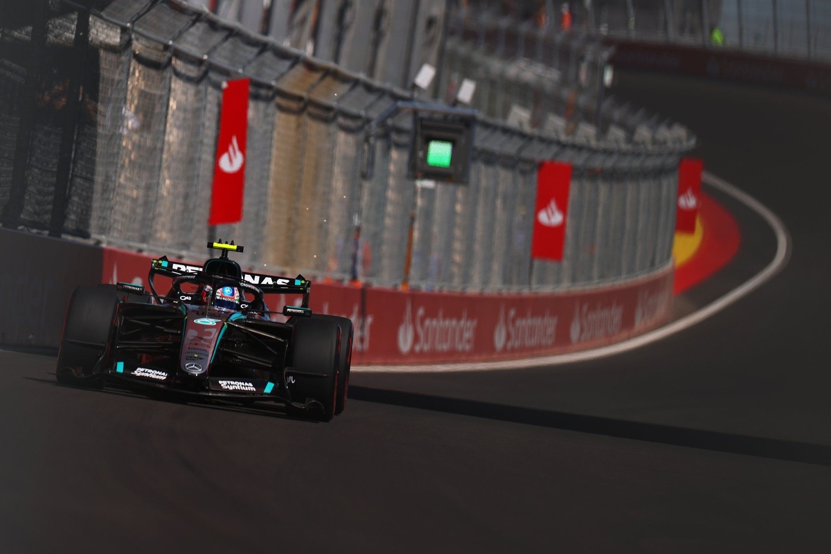 Mercedes Clearly Leads: Long-Run Pace Dominates Spanish GP Practice