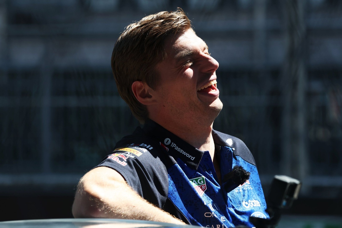Verstappen remains relaxed as he faces the 100‑driver Silverstone challenge