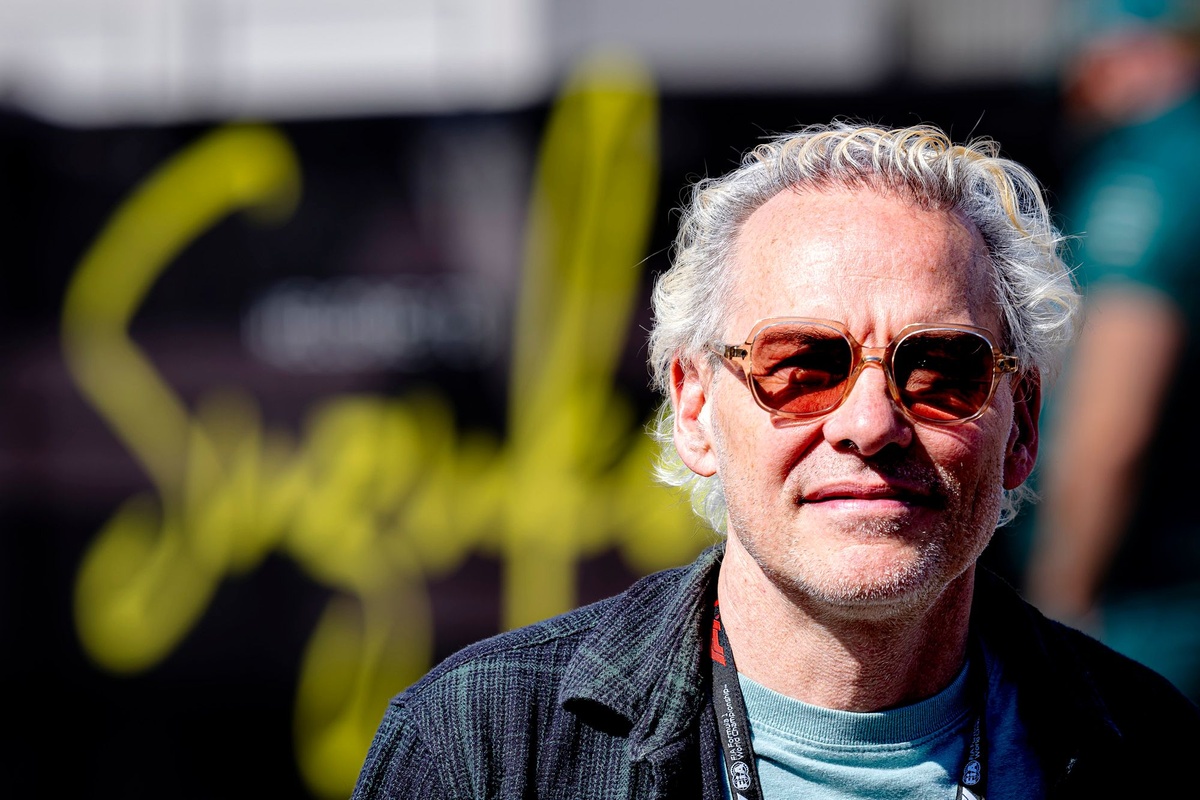 Jacques Villeneuve identifies barrier facing female F1 drivers after Jamie Chadwick Williams test