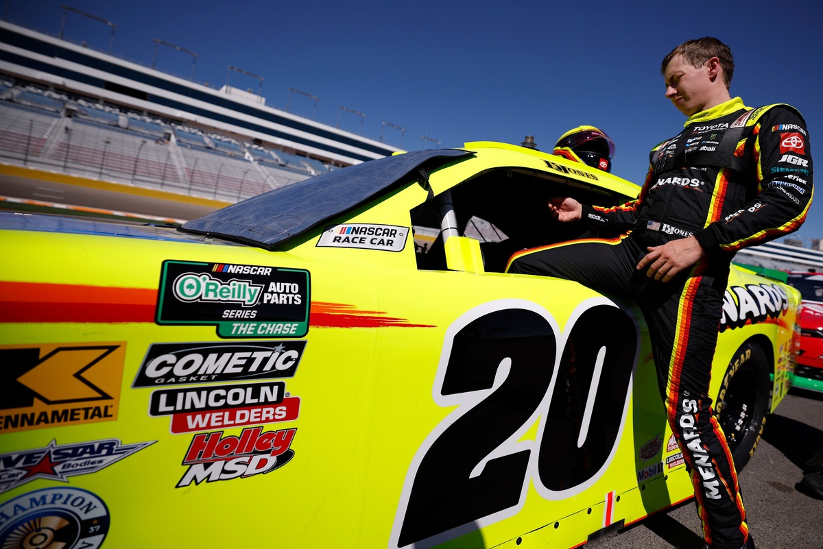 Brandon Jones disqualified after Las Vegas crash