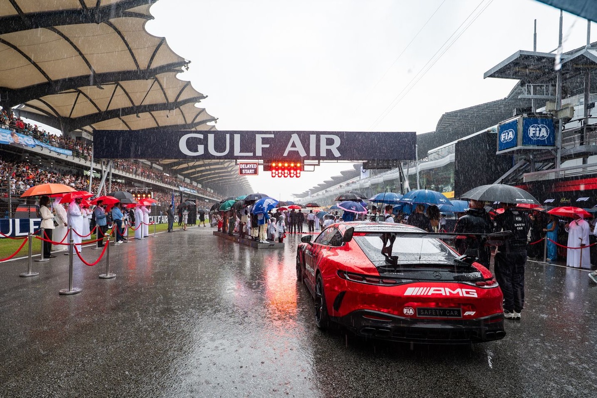 F1 Bahrain GP Start Delayed in Malaysia as Thunderstorms Hit Sepang