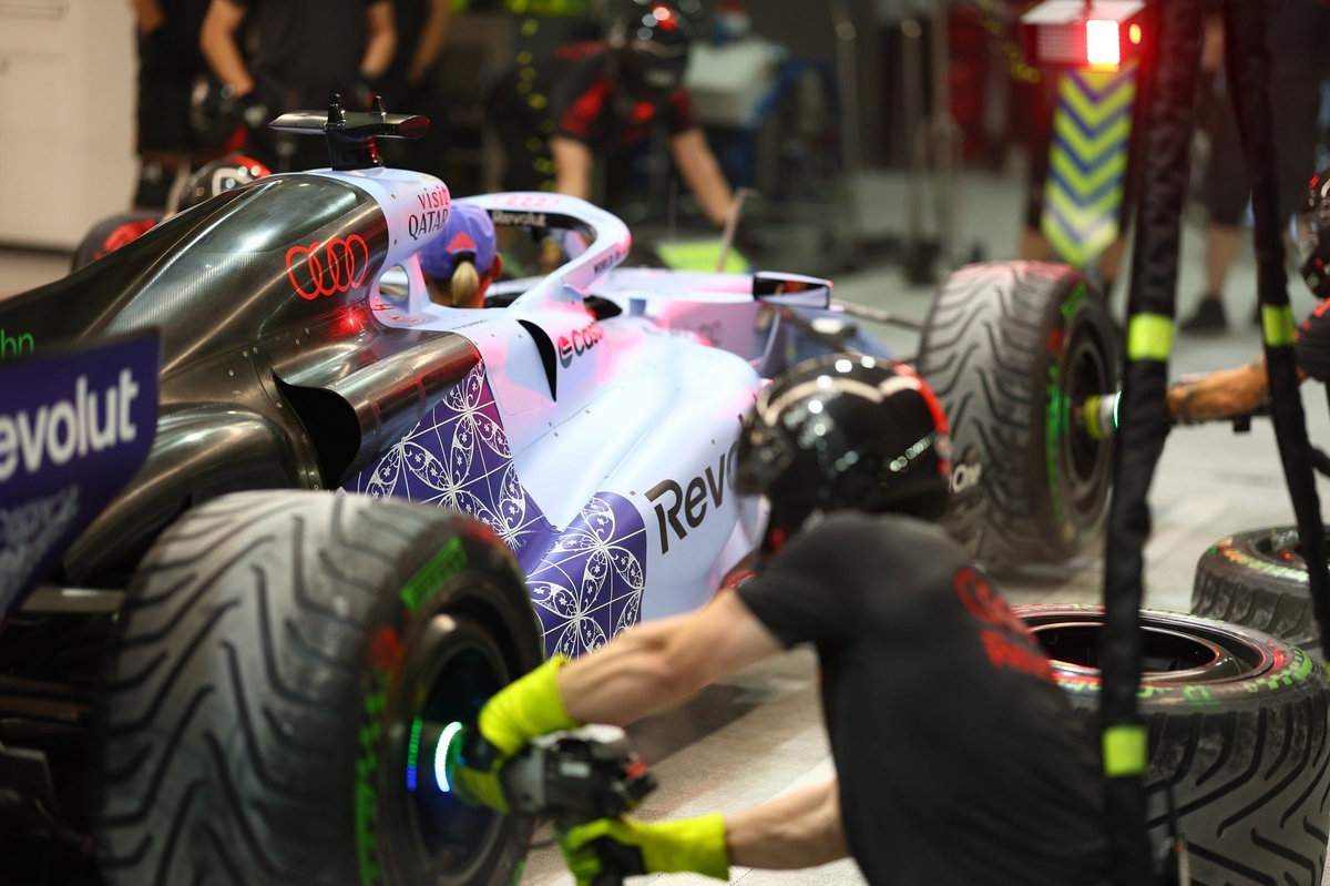 Singapore GP Friday Preview: 2026 F1 Schedule, Weather Forecast & Viewing Guide
