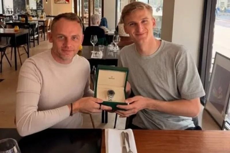 Ollie Millroy visits Loek Hartog on birthday after crash, gifts him a Rolex